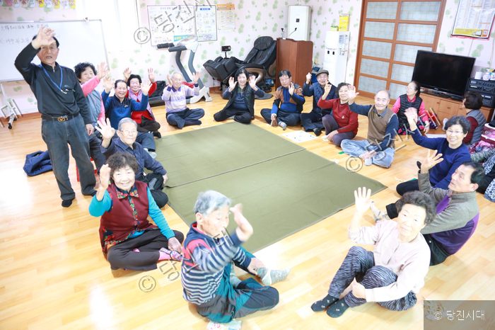 고대면 성산1리 속사경로당 이병직 전 회장(왼)과 노창수 현 회장(오른) — 사진 1