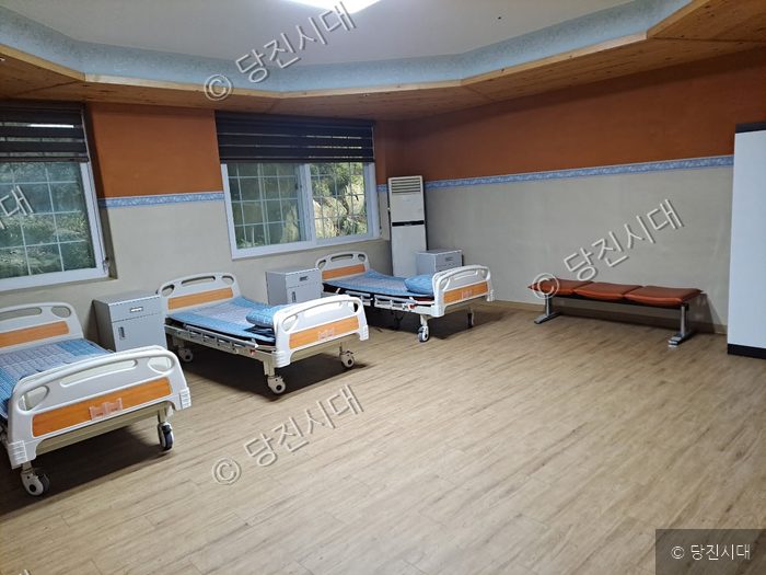 당진시 송악읍 청금리에 위치한 요양원의 내부 병실 모습