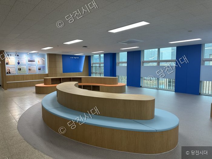 리모델링을 마친 수청중학교 미디어스페이스 내부 모습이다.