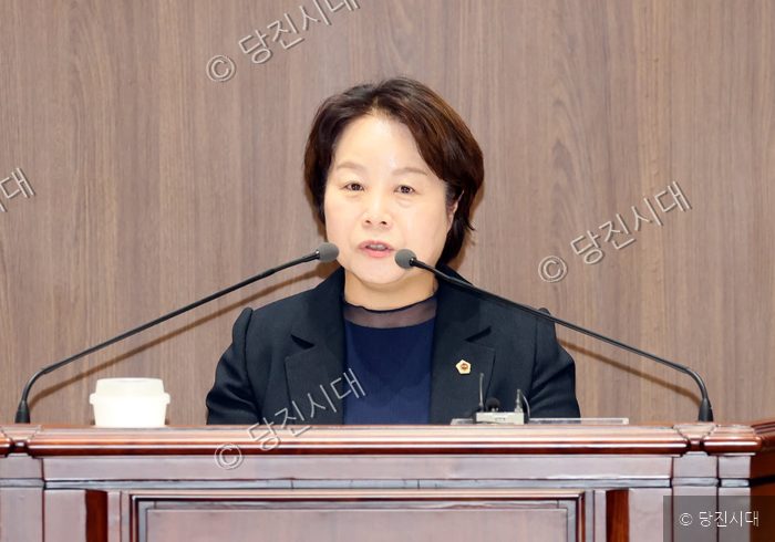 최연숙 의원이 의회 발언대에서 5분 발언을 하고 있다.