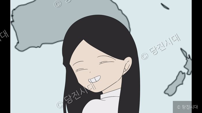 웹툰 속 주인공 남율리아 학생이 미소 짓고 있다.