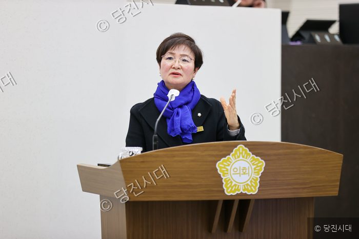 한상화 의원이 시정질문에서 발언하고 있다.