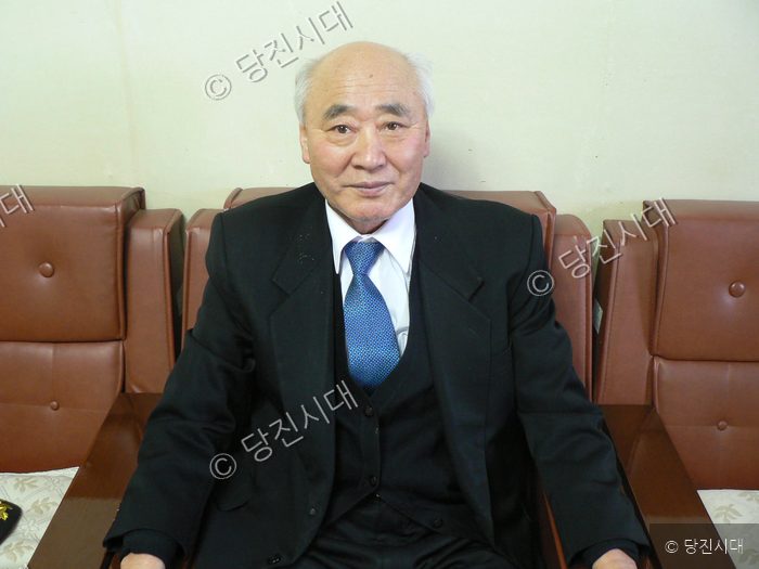 김영태 6·25 참전유공자회 당진군지회장이 자리에 앉아 있다.