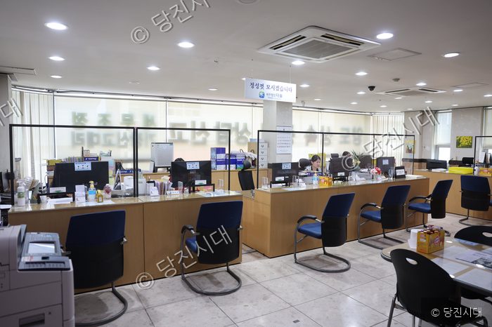 세무법인 다솔당진의 사무실 내부 전경 모습이다.