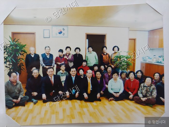 <마을 노인들의 사랑방>