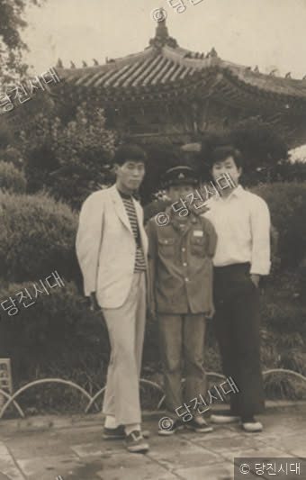 뽀얗게 먼지 앉은 앨범 속 그리운 얼굴들