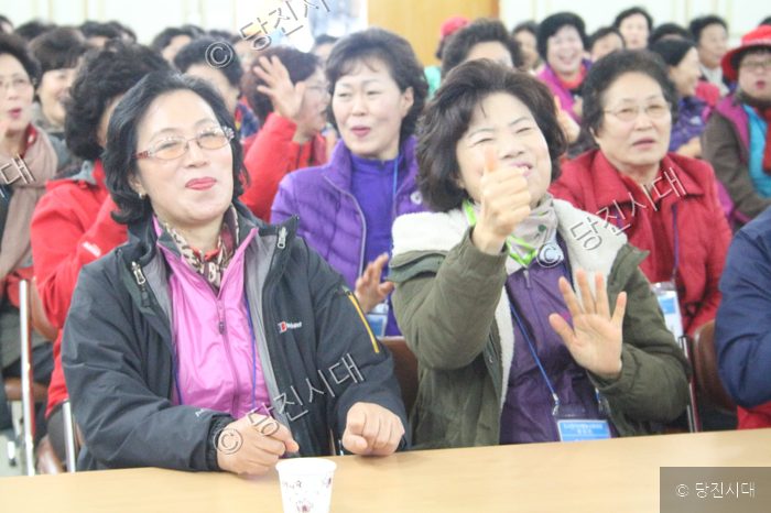 고대농협 관련 행사에서 참여자들이 즐거운 표정을 짓고 있다.