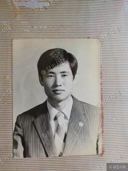 뚜렷한 이목구비에 인기 많던 소년 — 사진 1