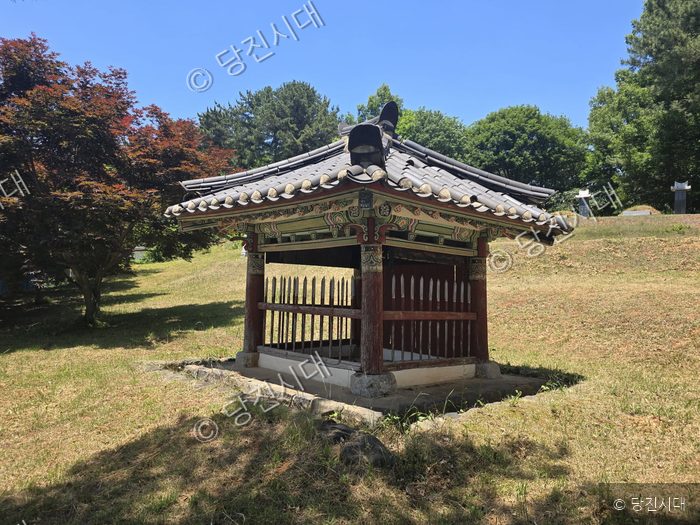 당진시가 충효열시설물 현장점검을 마친 가운데 교하노씨 효열부 정려의 모습이다.