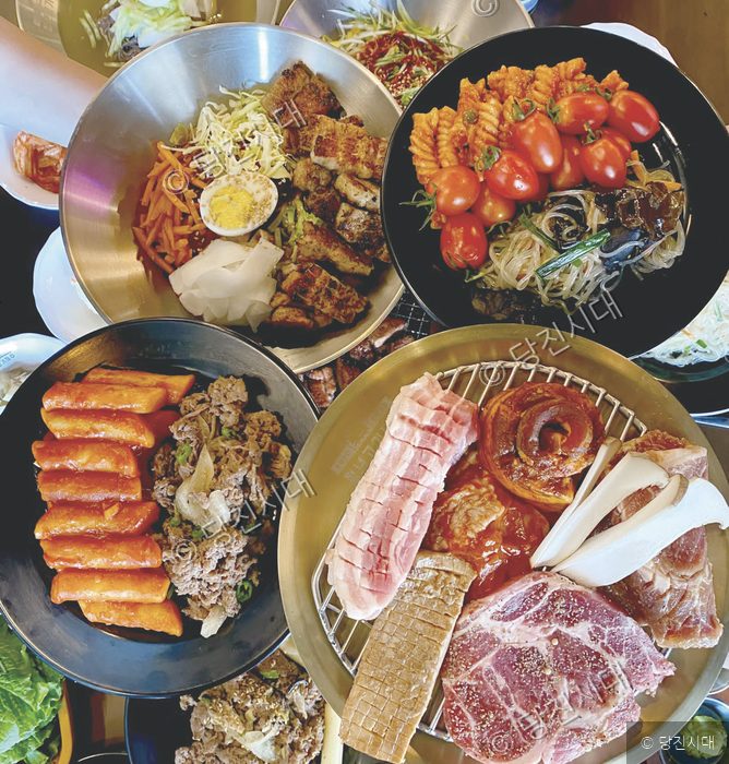 원당동 청년고기장수의 다양한 고기 요리와 음식