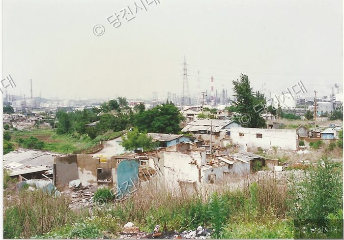 울산시 부곡동 공단 인접 지역의 낙후된 주택가 풍경이다.