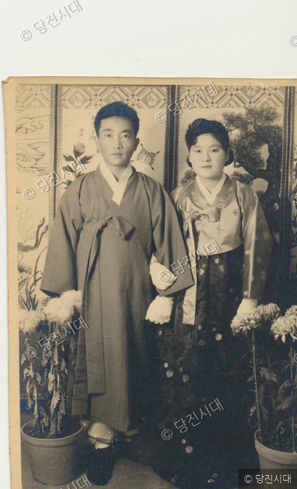 "빛바랜 흑백사진 속 추억" — 사진 2