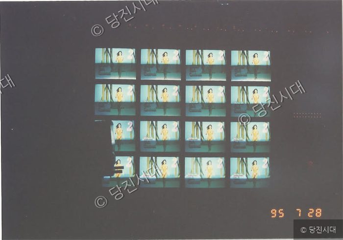 1995년 7월 28일에 촬영된 16분할 사진이다.