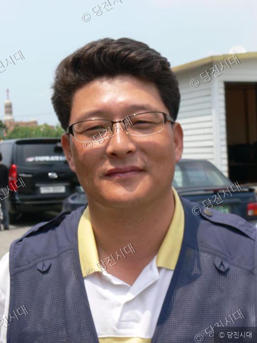 공무원노조 구자건 씨가 인터뷰에 응하고 있다.
