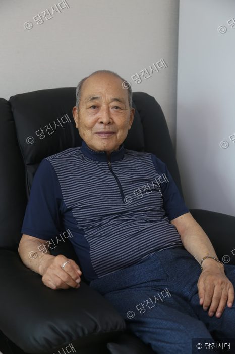 백두산 천지에서 물구나무 서다