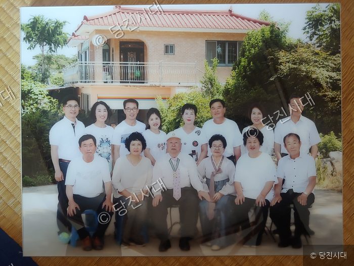 어느 집 추녀 밑에서 선 본 사연 — 사진 1