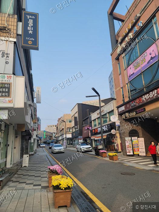 당진시 당진1동 읍내1통의 거리 모습이다.